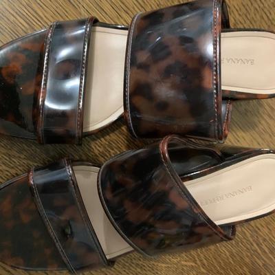 Banana Republic slides