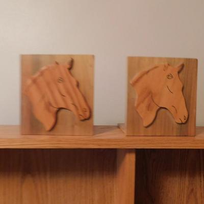 DOUBLE BOOK SHELF W/ADJUSTABLE SHELVES AND HORSE HEAD BOOK ENDS