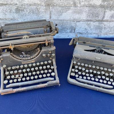 Vintage typewriter lot