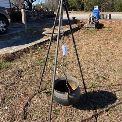 Outdoor Cooking Tripod w/Caldron