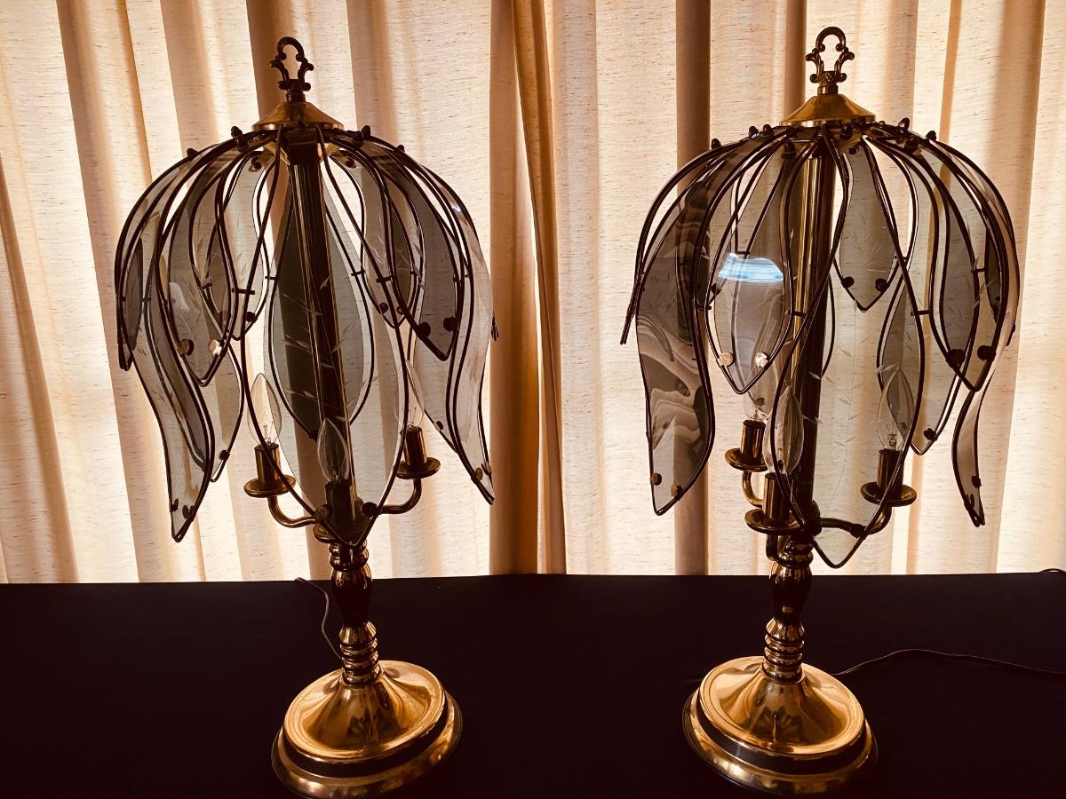 Pair of Vintage Tulip Hollywood Regency Touch Lamps | EstateSales.org