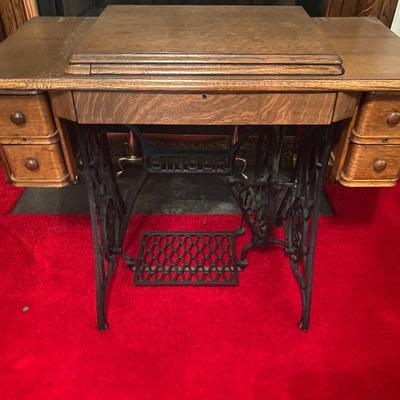 Antique Singer Foot Pedal Sewing Machine