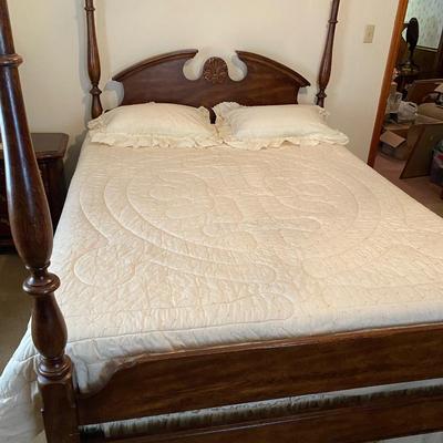 Queen Size 4 Post Bed