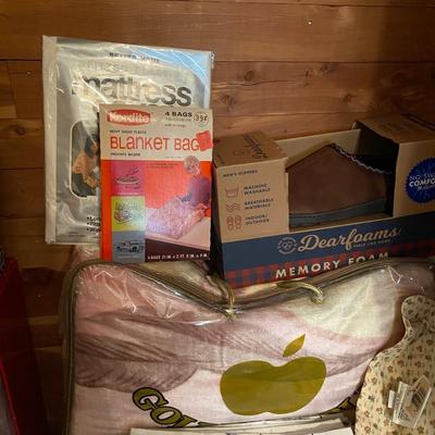 Closet Contents Lot