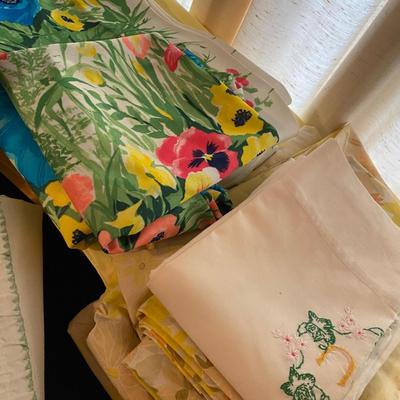 Vintage Linen Lot