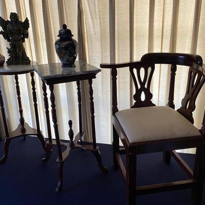 Corner Chair, Accent Table lot