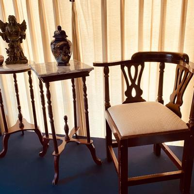 Corner Chair, Accent Table lot