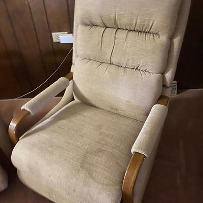 Pair of Laz-E-Boy recliners