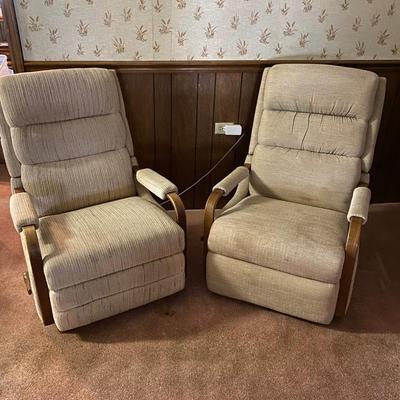 Pair of Laz-E-Boy recliners