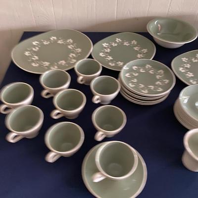 Harkerware USA Dish Set