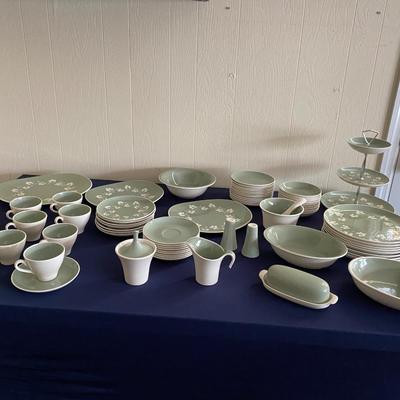 Harkerware USA Dish Set