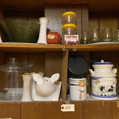 Kitchen Cabinet Contents Lot