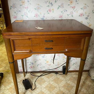 Mid Century Modern Singer Sewing Machine in Cabinet