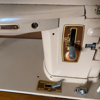 Mid Century Modern Singer Sewing Machine in Cabinet