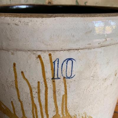 LOT 23R:  Vintage  Stoneware 10 Gallon Crock