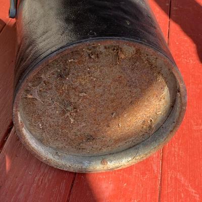 LOT 35R:  Antique Hand-Crank Clothes Wringer Wash w/Wash Tub & Milk Can