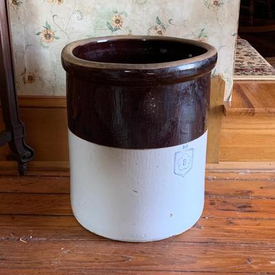 LOT 42R:Vintage Nelson McCoy 8 Gallon Stoneware Crock