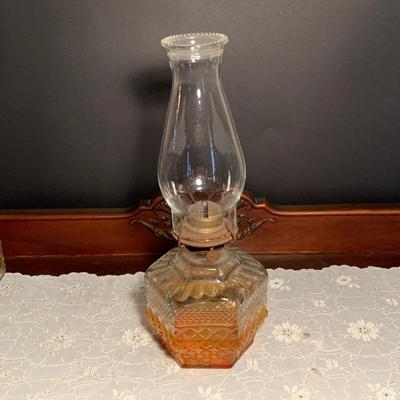 LOT 43R: Vintage Oil Lamps: Aladdin & Others