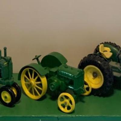 LOT:63: John Deere Die Cast Tractors & Wagons