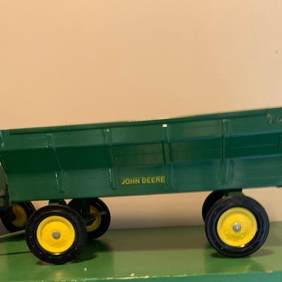 LOT:63: John Deere Die Cast Tractors & Wagons