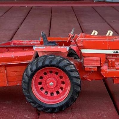 LOT:65G: ERLT Die Cast International Toy Tractor w/ Attachments & Farmall Tractor