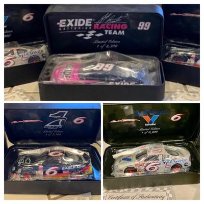 LOT:67G: Racing Champion Limited Edition 1:24 NASCAR Die Cast Racing Cars