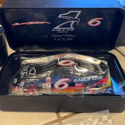 LOT:67G: Racing Champion Limited Edition 1:24 NASCAR Die Cast Racing Cars