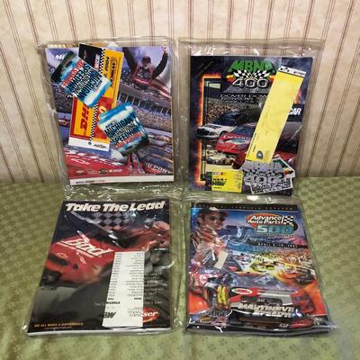 LOT69M: NASCAR Racing Programs & Souvenirs: Michigan International Speedway, Dover Downs, Martinsville Speedway