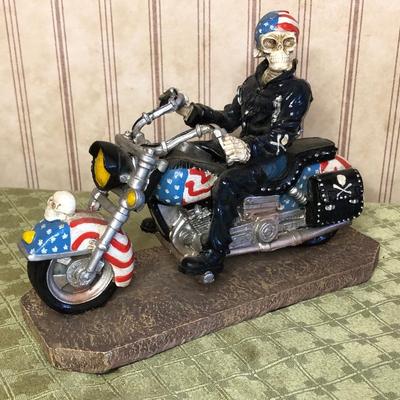 LOT 73M: Young's 1998 Pigs on Hogs Sculptures, Harley-Davidson Semi-Truck & More