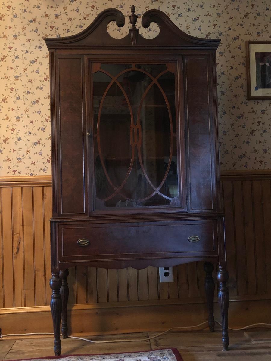 LOT 91M Vintage J. B. Van Sciver Co. Cabinet w Glass Door