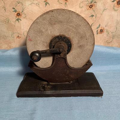 Antique hand crank grinder deals