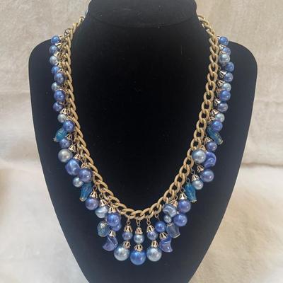 Vtg blue Pearl and crystal necklace 18â€  and matching earrings .  (Vtg costume jewelry)