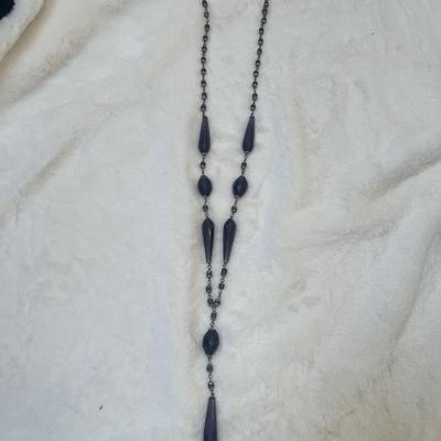 Vtg dark amethyst crystal necklace. 19â€ including pendant.