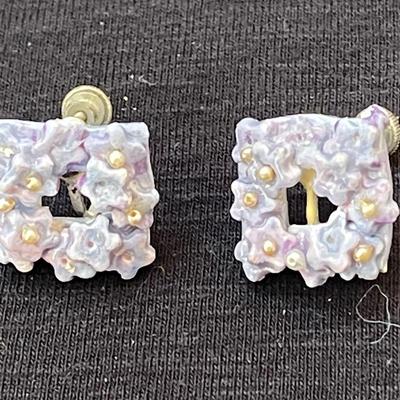 Vtg Unique purple square flowers brooch (1-7/8â€) & matching screw back earrings