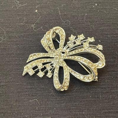 Vtg fireworks crystal  brooch 2â€