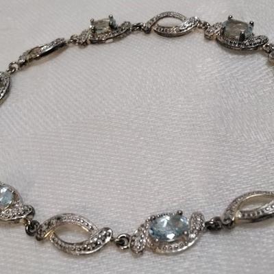 Attractive Ross Simons Diamonds And Aquamarine 7" Bracelet