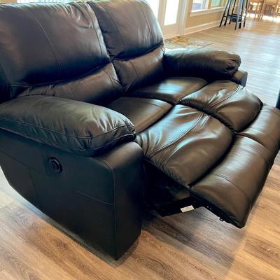 BLACK LEATHER, POWER DUAL RECLINING Love Seat