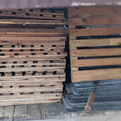 >50 Oak 18" Square Pallets