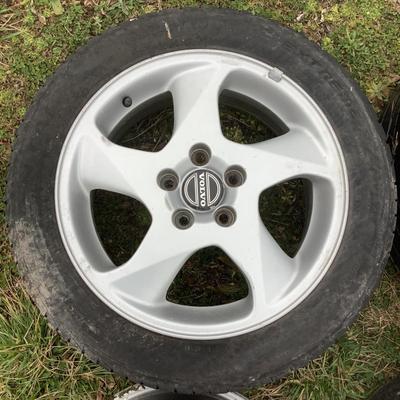 137 Set of 6 Volvo 'Perfo' 17.25" Wheel Rims