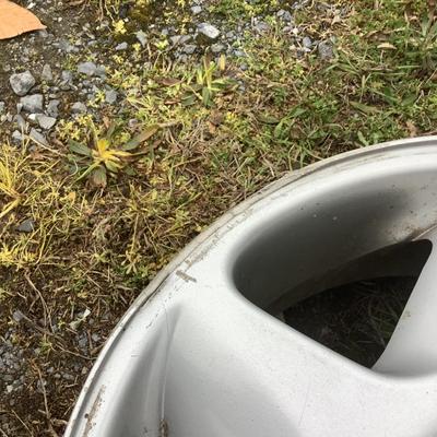 137 Set of 6 Volvo 'Perfo' 17.25" Wheel Rims