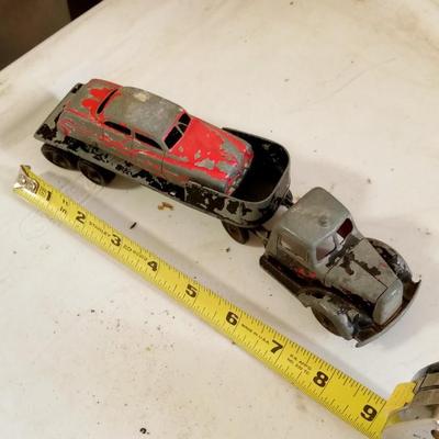 LOT 189   VINTAGE TOOTSIE TOY CAR AND TRUCK