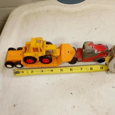 LOT 190    OLD TOY TRUCK AND TRAILER