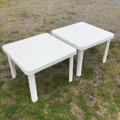 139 Two Plastic Outdoor Patio Side Tables