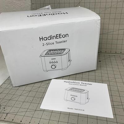 #28 HadinEEon 3- Slice Toaster NEW