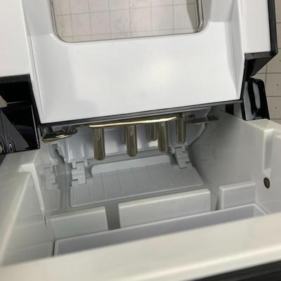 #38 Emerson Ice Maker