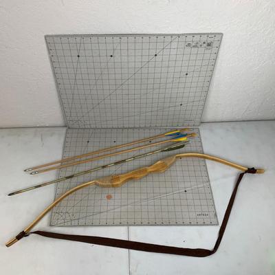 #50 Wooden Bow and Arrows