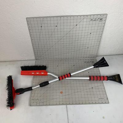 #54 2pc Extendable Snow Scrapers/Brushes