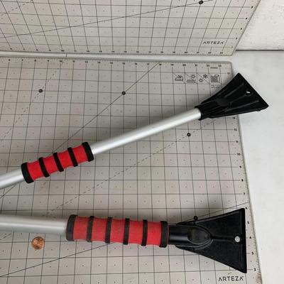 #54 2pc Extendable Snow Scrapers/Brushes