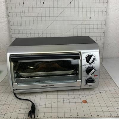 #90 Black & Decker Conventional Oven With Quilted Cover