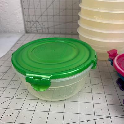#102 Stackable Plastic Food Containers